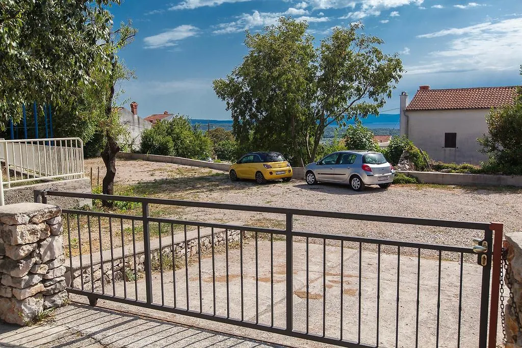 Holiday Home Nika Omišalj 0*,